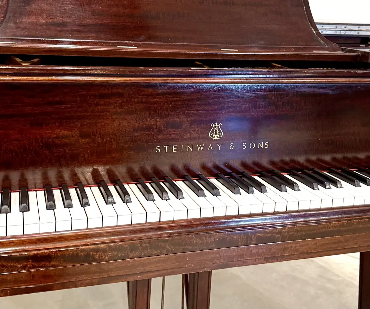 Ribbon Mahogany Steinway A3